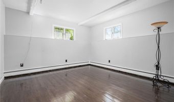 8 Westgate Rd, Cumberland, RI 02864