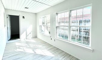 902 SW Navajo Dr, Bentonville, AR 72712