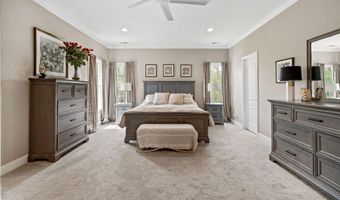 33 WATERTON Dr, Bear, DE 19701