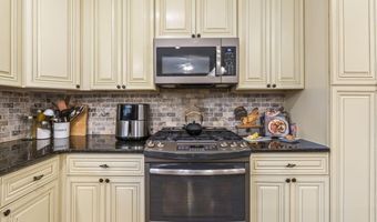 725 Province Line Rd, Allentown, NJ 08501