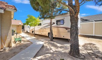 19581 Powhatan Rd, Apple Valley, CA 92308