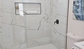 7040 3rd, Los Angeles, CA 90043