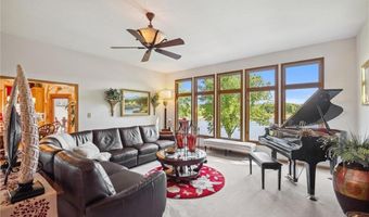 15471 Cedar Ln, Basehor, KS 66007