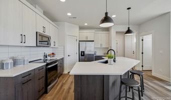 11 N Creek Way, Cascade, ID 83611