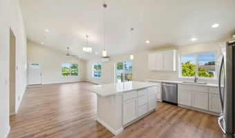 655 11th St, Bandon, OR 97411