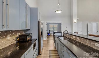 611 E 37th St, Charlotte, NC 28205