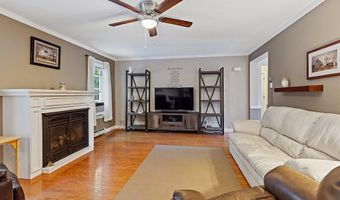 5 Little Village Ln, Belgrade, ME 04917