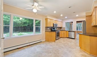 249 Cherry Ln, Airmont, NY 10901