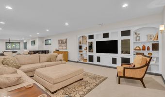5874 Shallow Water Ln, Bargersville, IN 46106