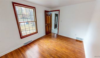 30 Redbud Ct, Amherst, NY 14051