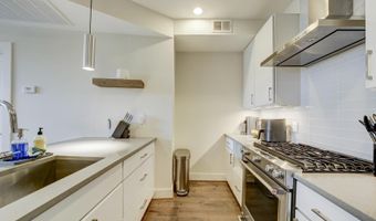 2337 CHAMPLAIN St NW 104, Washington, DC 20009