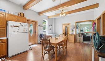 922 3rd Ave, Ackley, IA 50601