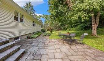 44 Williamsburg Dr, Cheshire, CT 06410