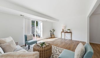 5603 INDEPENDENCE Cir, Alexandria, VA 22312