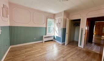 22 Salmond St, Belfast, ME 04915