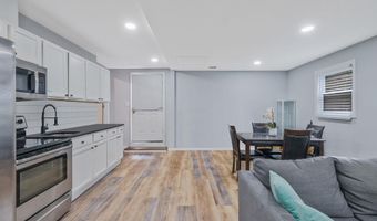 62 Bayside Ave, Amity Harbor, NY 11701