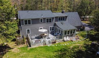 10 Greenbriar Ln, Amherst, NH 03031