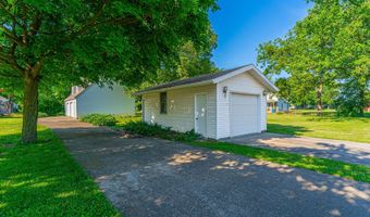 102 S Oak St, Arrowsmith, IL 61722