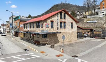 201 N Main St, Alma, WI 54610