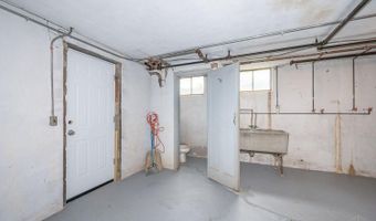 5855 Lathrop Pl, Cincinnati, OH 45224