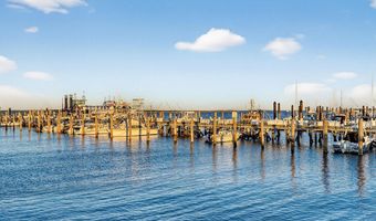 8 E Garfield Ave, Atlantic Highlands, NJ 07716