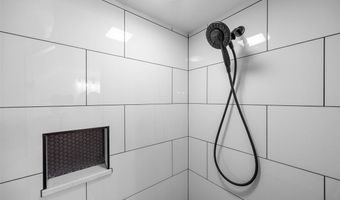 13294 212th Ave, Anamosa, IA 52205