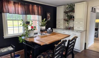 7 Garney Rd, Brookfield, NH 03872