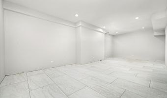 1418 W Maude Ave, Arlington Heights, IL 60004