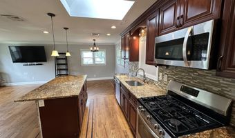 6 Tarinelli Cir, Bridgeport, CT 06606