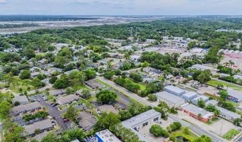 92 W 13TH St, Atlantic Beach, FL 32233