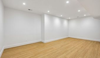 7926 BOLLING Dr, Alexandria, VA 22308