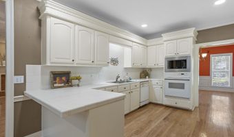 525 Ridge Cir, Brandon, MS 39047