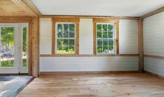 817 Riverside Dr, Augusta, ME 04330