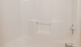 390 Blair Cir, Aurora, OH 44202