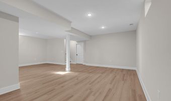 293 Trenton Ave N, Bayville, NJ 08721