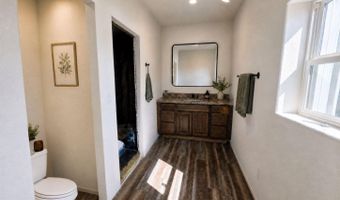 38515 129th St, Aberdeen, SD 57401