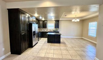 512 Almond Tree Ln, Clovis, NM 88101