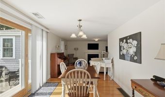 336 Dover Ave, East Providence, RI 02914