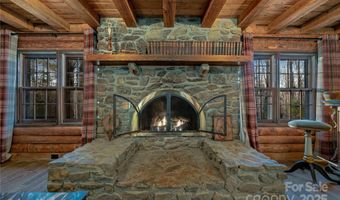 16 Decker Dr, Asheville, NC 28803