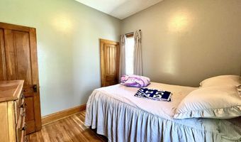 1315 Locust St, Atlantic, IA 50022