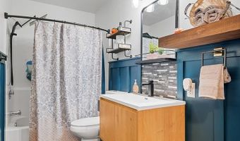 204 W Kerby St, Cascade, ID 83611