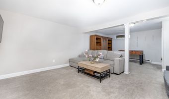 33 Lufkin Ln, Bristol, CT 06010