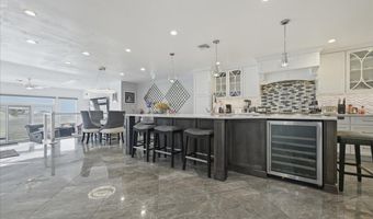 1 Victoria Dr, Amityville, NY 11701