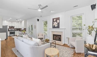 2016 Sablewood Dr, Charlotte, NC 28205