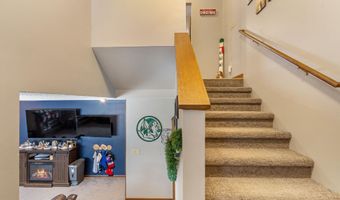 11 Linda Ln, Aberdeen, SD 57401