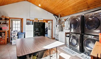 43630 Rainbow Ln, Angelus Oaks, CA 92305