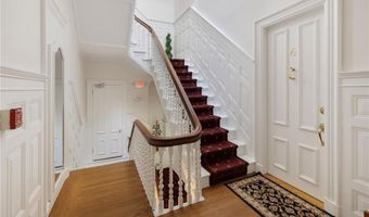 1 Red Cross Ave 9, Newport, RI 02840