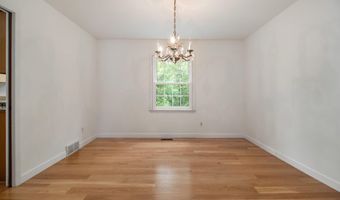 3620 Charter Pl, Ann Arbor, MI 48105