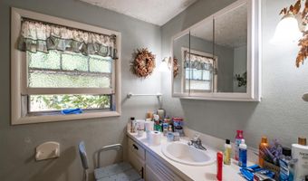 112 Green Ct NE, Albany, OR 97321