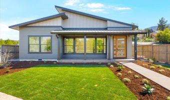 360 Briscoe Pl, Ashland, OR 97520